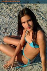 [Image: fdxjxf14ghmc_t.jpg]